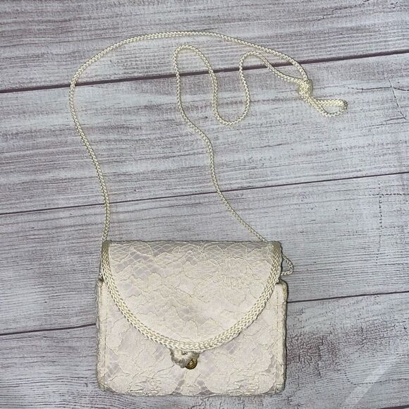 La Regale LTD vintage lace clutch w/nylon chord strap & fringe tassle white - Picture 1 of 13